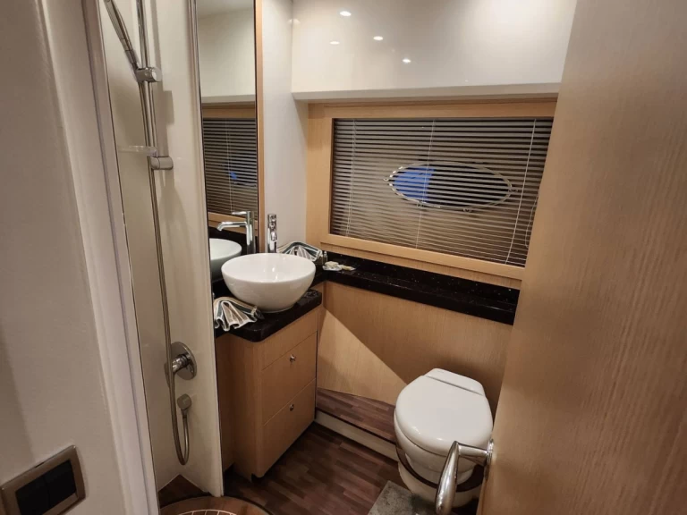 Charter a Princess Princess 62 in Podstrana on Samboat