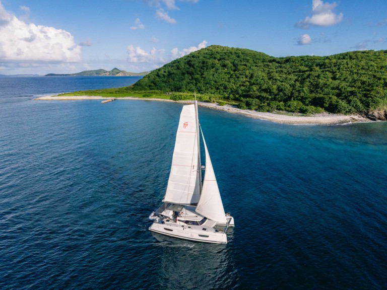 Catamaran hire in Road Town - Fountaine Pajot Isla 40