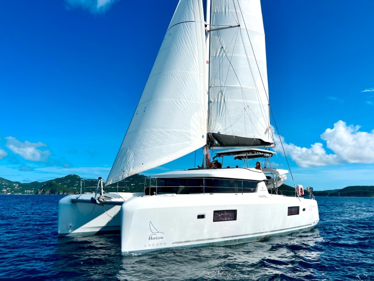 Catamaran to hire Road Town at the best price