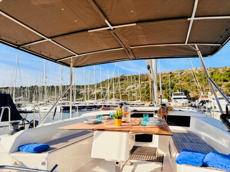 Hire a Dufour Dufour 530 Primošten