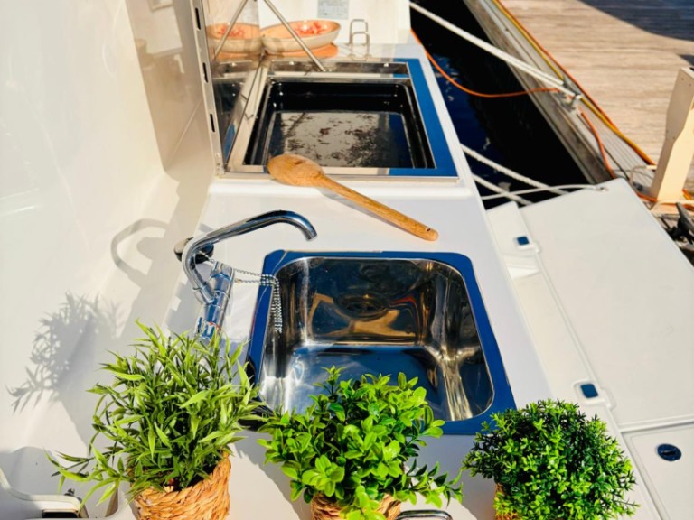 Sailboat hire in Primošten - Dufour Dufour 530