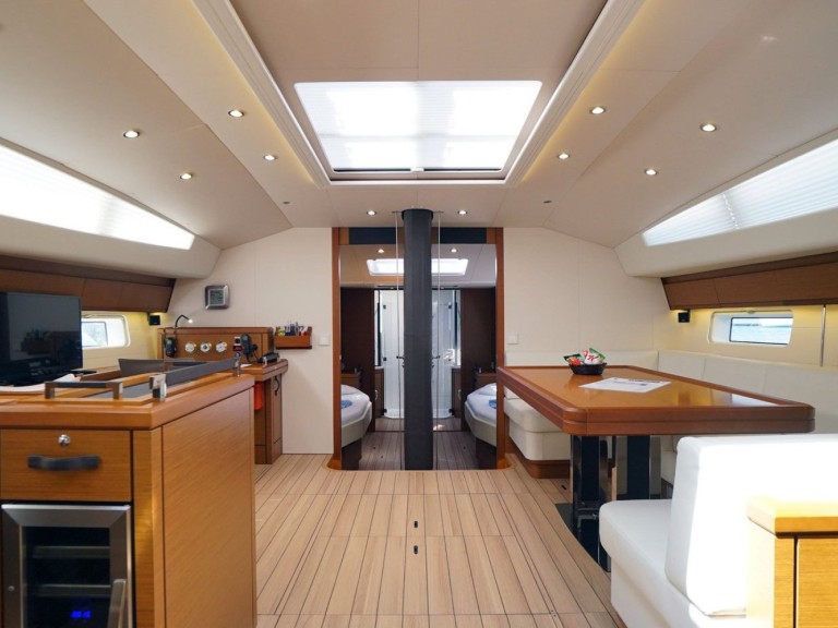 Hire Sailboat with or without skipper Jeanneau Rogoznica