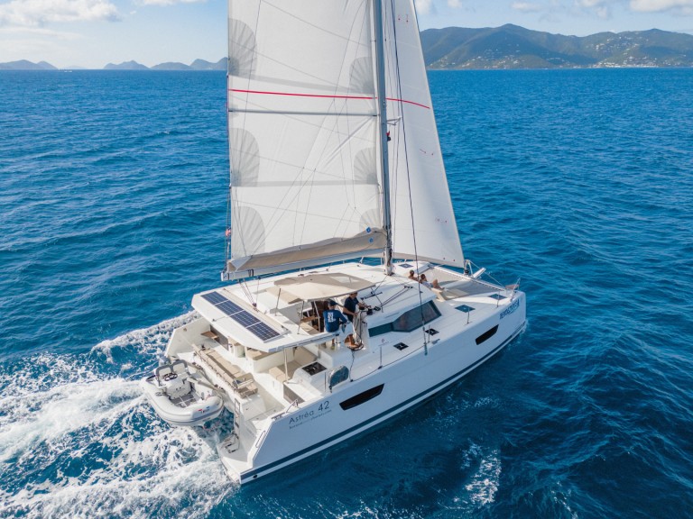 Catamaran to hire Road Town at the best price