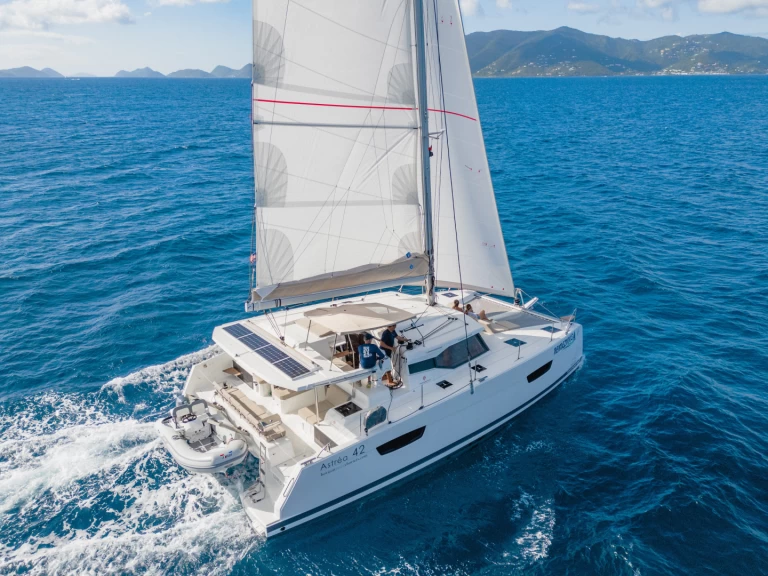 Catamaran to hire Road Town at the best price