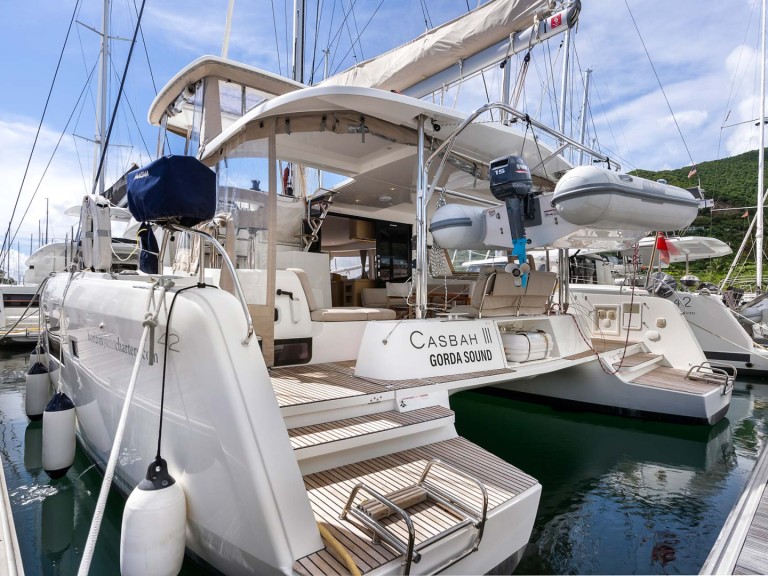 Hire Catamaran Lagoon with a boat licence