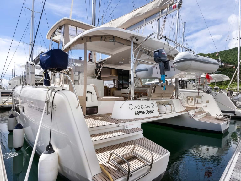 Hire Catamaran Lagoon with a boat licence