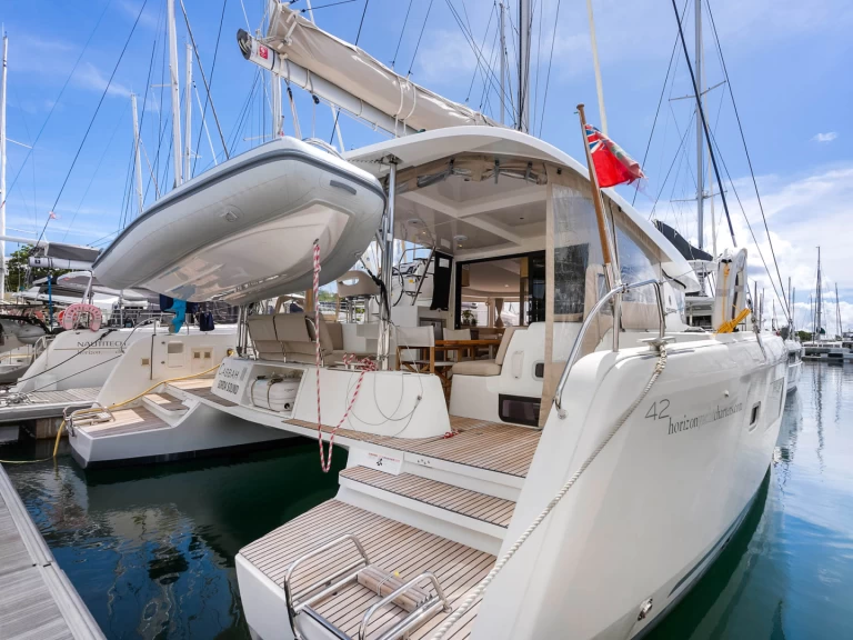 Catamaran to hire Road Town at the best price