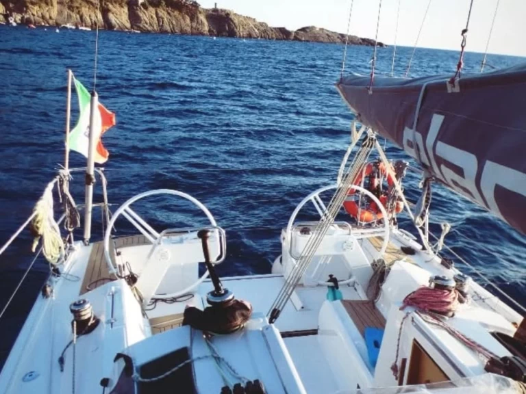 Hire a Elan E3 Porto Antico di Genova