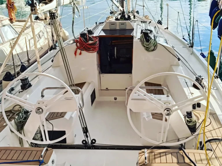 Yacht hire Porto Antico di Genova cheap E3