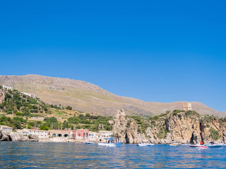 Hire a icon 28 Sport Castellammare del Golfo