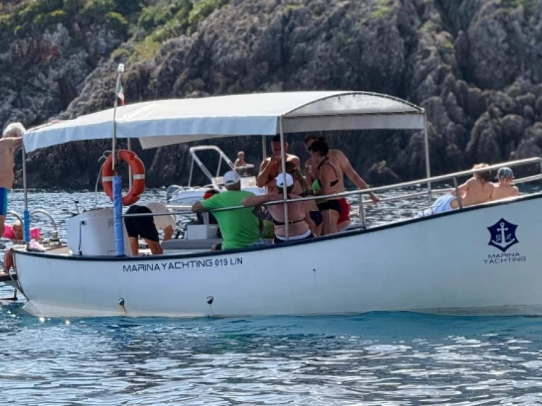 Motorboat hire in Castellammare del Golfo - Gozzo Siciliano