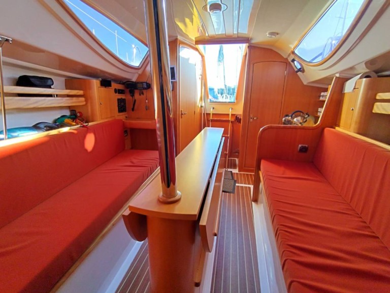 Charter a Northman Maxus 28 in Saint-Quay-Portrieux on Samboat