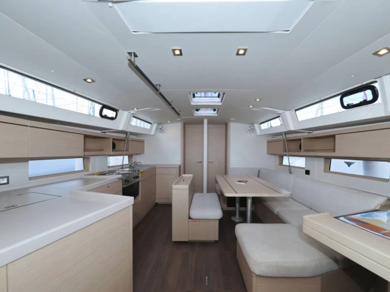 Hire Sailboat Bénéteau with a boat licence