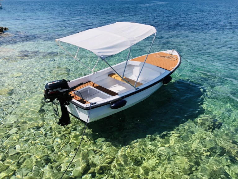 Charter a Učka 4.5 in Medulin on Samboat