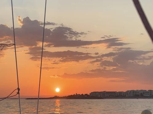 Sailboat to hire Le Cap d'Agde at the best price