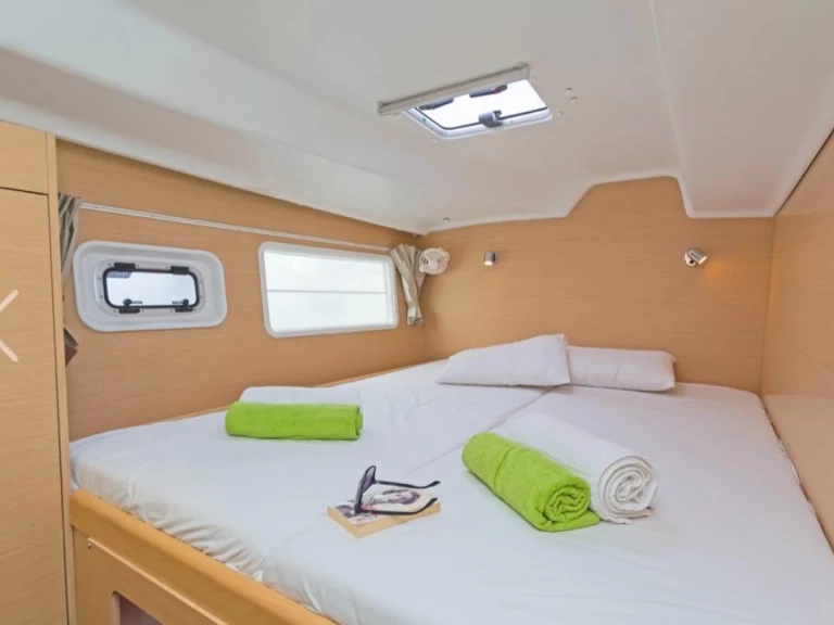 Yacht hire Ibiza Town cheap Lagoon 380 S2