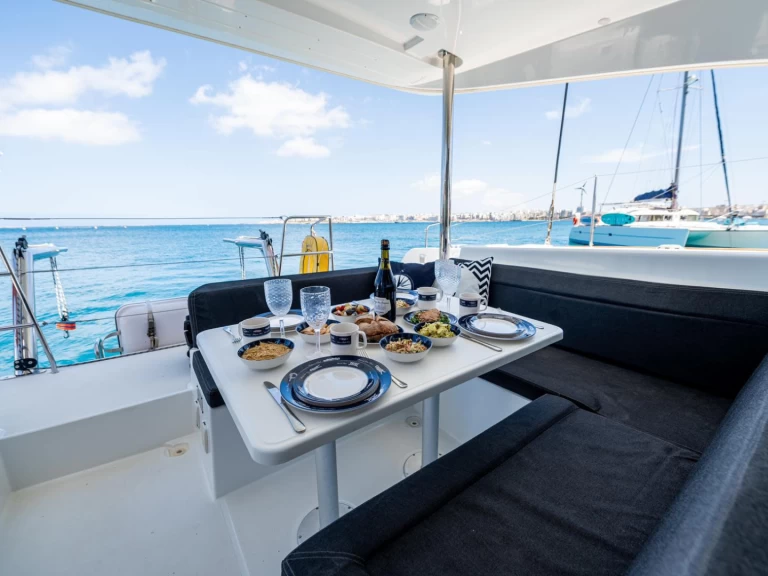 Hire Catamaran with or without skipper Lagoon Ta' Xbiex