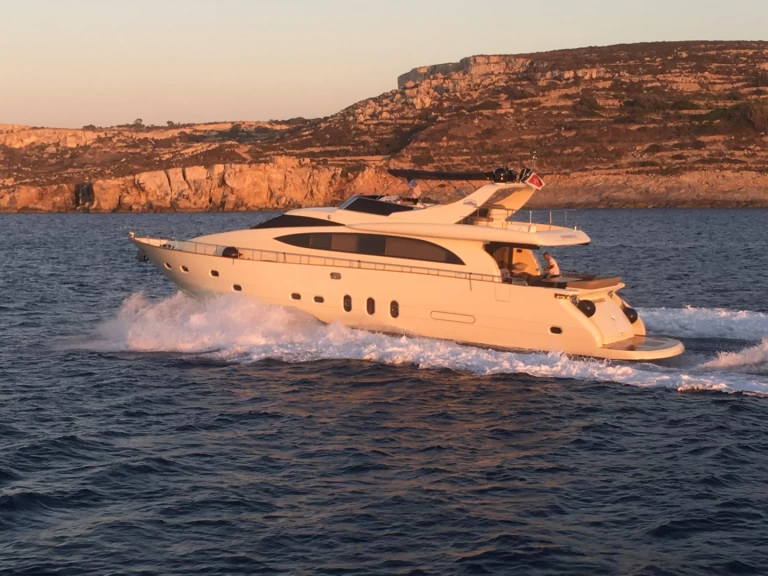 Hire a Leopard Leopard 23 Gardens Yacht Marina