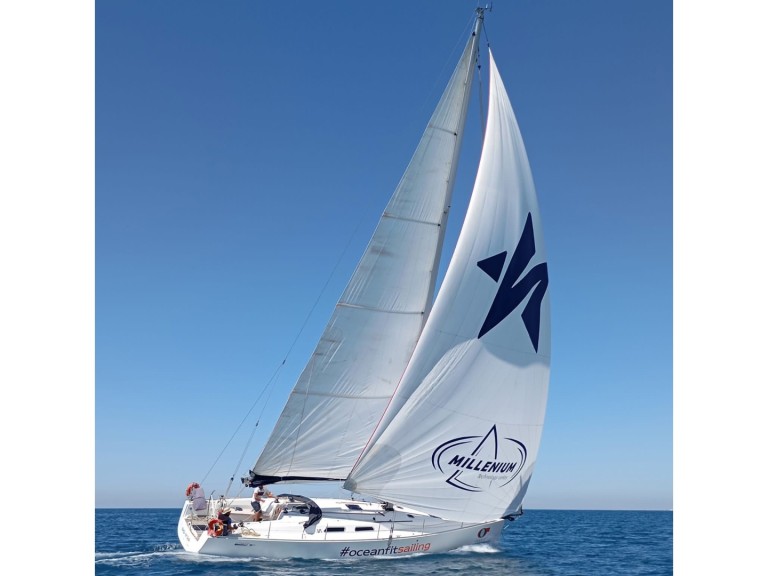 Sailboat to hire Castiglioncello at the best price