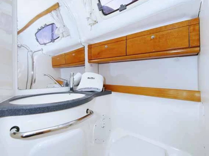 Hire Sailboat with or without skipper Bavaria Nikiána