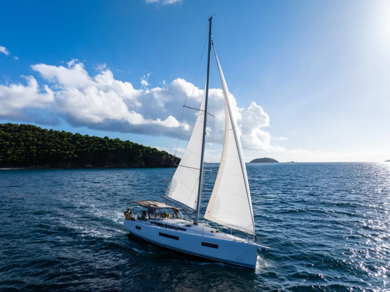 Hire Sailboat with or without skipper Jeanneau Road Town