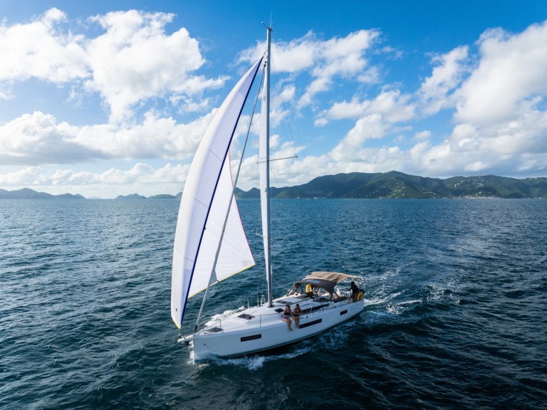 Hire Sailboat Jeanneau with a boat licence