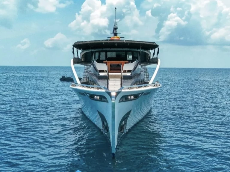 Hire Luxury Yacht with or without skipper Custom Made Hulhumale