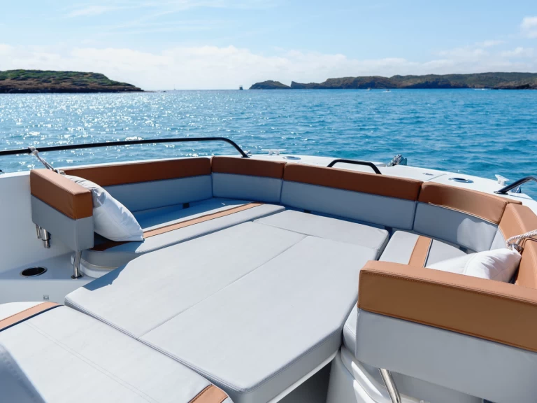 Hire a Bénéteau Flyer 8 SPACEdeck Mahón