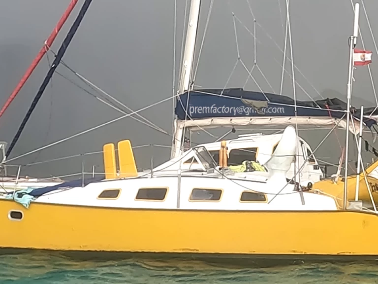 Catamaran hire in Fare - Outremer Danson 40+2