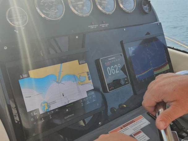 Yacht hire Sorrento cheap 3100 Offshore