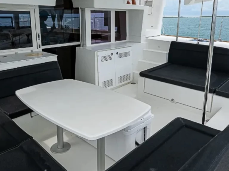 Hire Catamaran with or without skipper Lagoon Key West