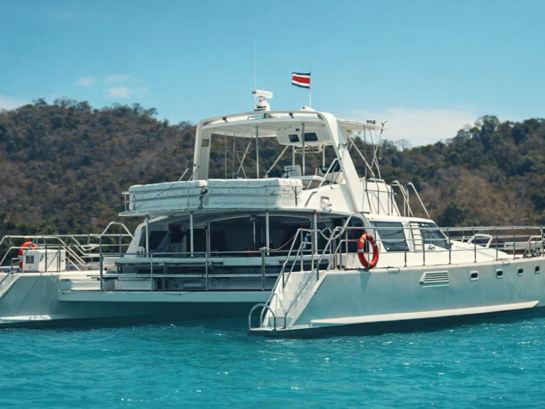 Hire a Twin Cat Twin Cat 73FT Puntarenas