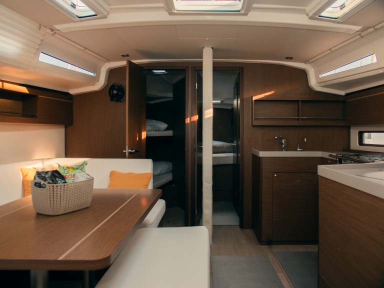 Charter a Bénéteau Oceanis 40.1 in Olbia on Samboat