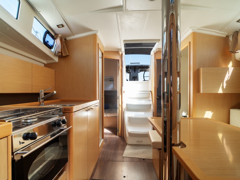 Hire Sailboat Bénéteau with a boat licence