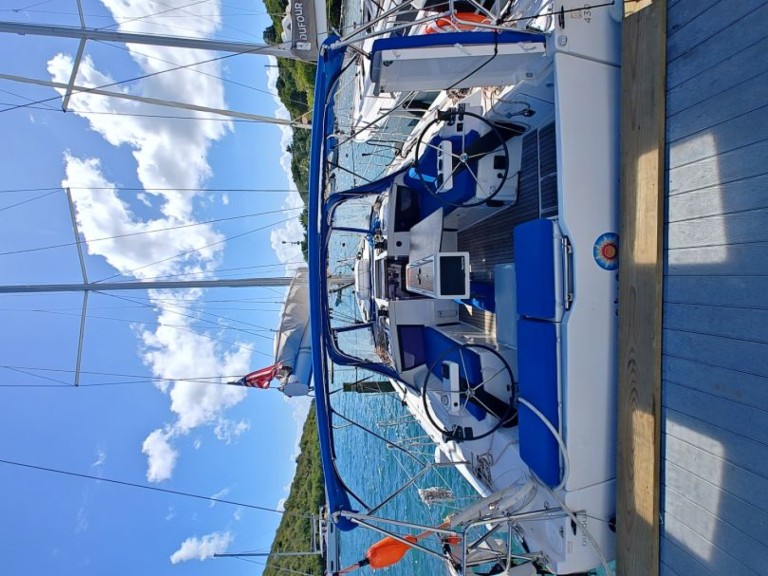 Sailboat hire in Frenchtown - Dufour Dufour 430