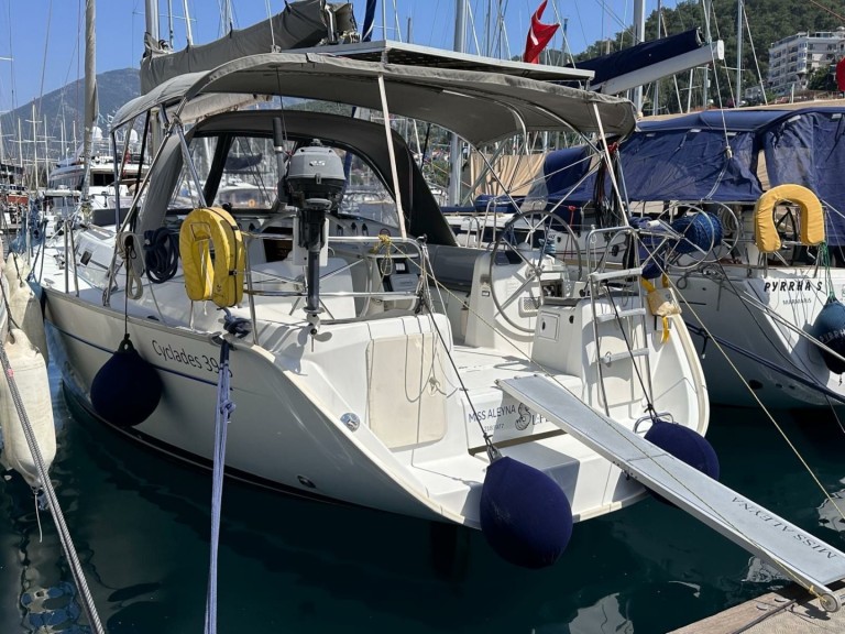 Hire Sailboat Bénéteau with a boat licence