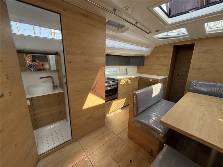 Yacht charter Pula - Elan Impression 45 on SamBoat