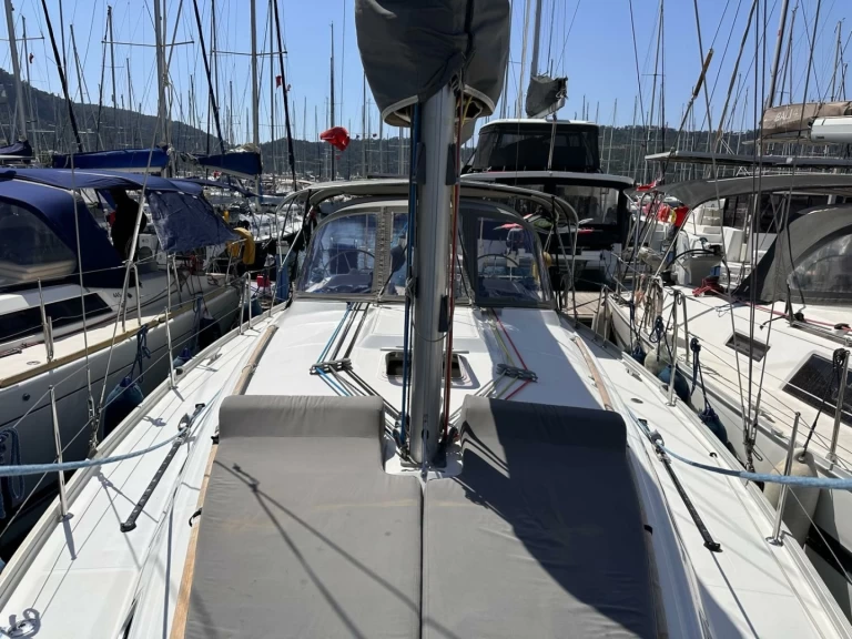 Hire Sailboat Bénéteau with a boat licence