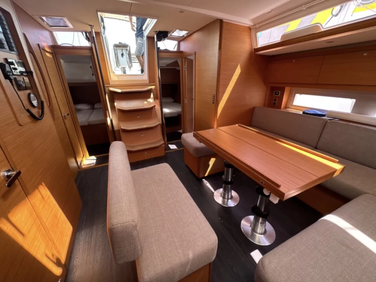 Yacht charter Palermo - Dufour Dufour 530 on SamBoat