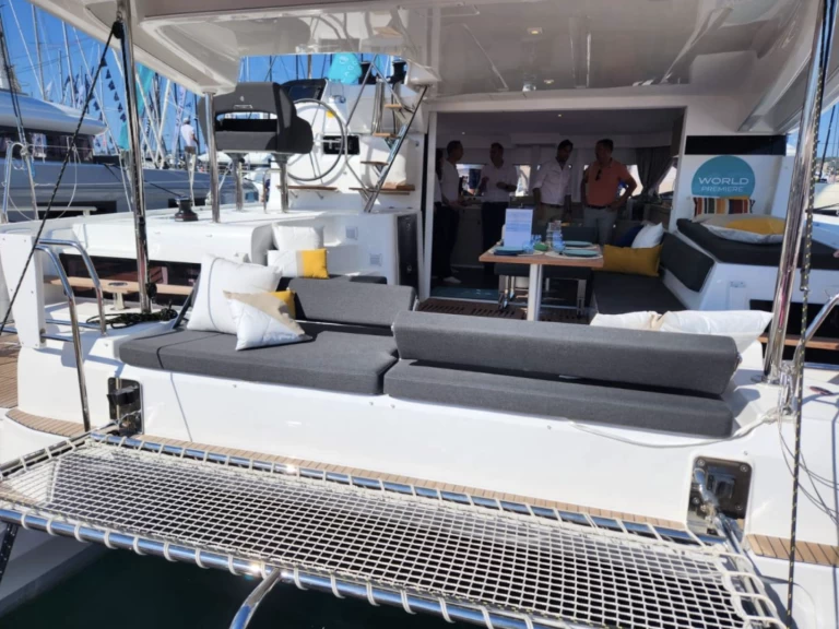 Catamaran hire in Bas du Fort - Lagoon Lagoon 43