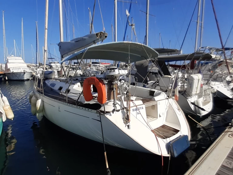 Sailboat hire in Sari-Solenzara - Dufour Dufour 35 Classic