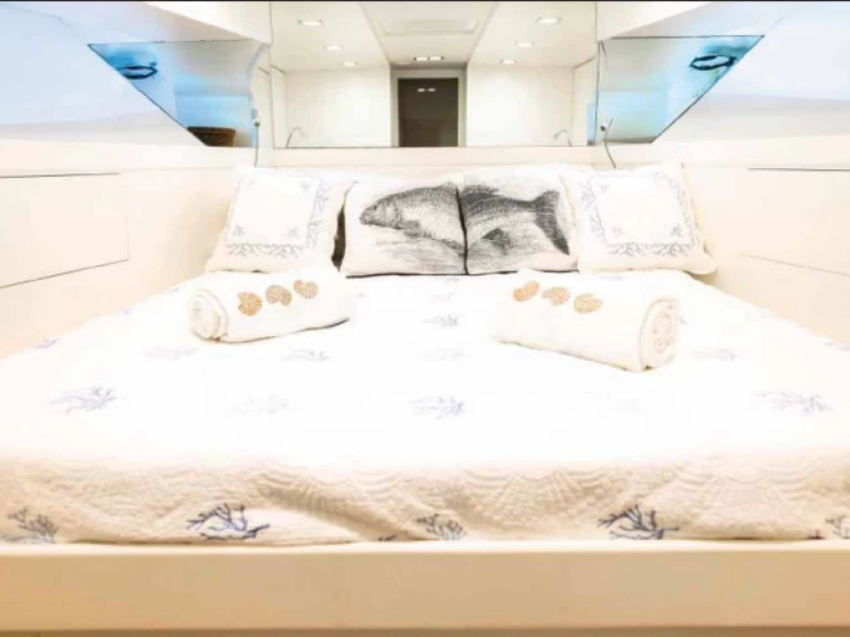 Motorboat to hire Castellammare di Stabia at the best price