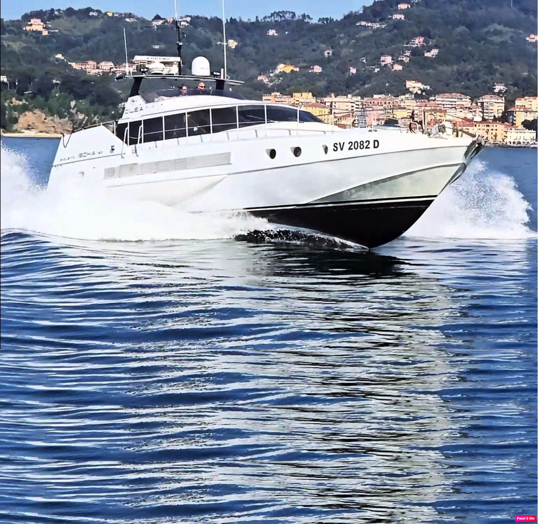 Hire a Baglietto Ischia 80 La Spezia