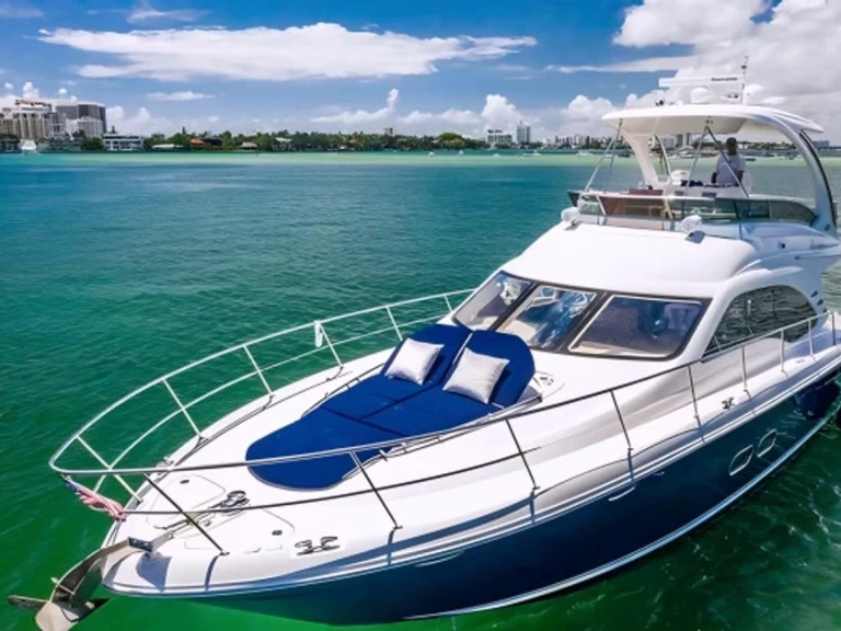 Hire Luxury Yacht with or without skipper Sea Ray Miami Beach