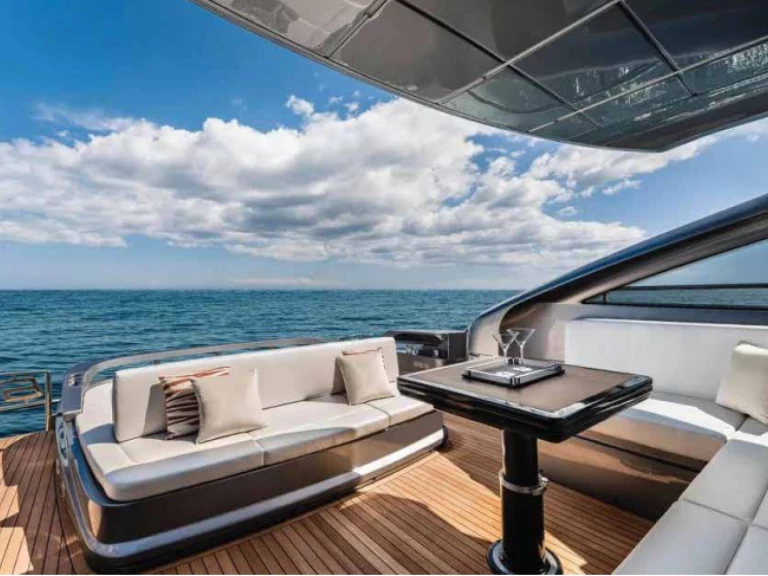 Hire Motorboat with or without skipper Pershing Castellammare di Stabia