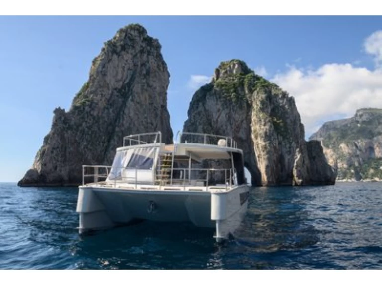 Charter a Seabus Smart 380 in Amalfi on Samboat
