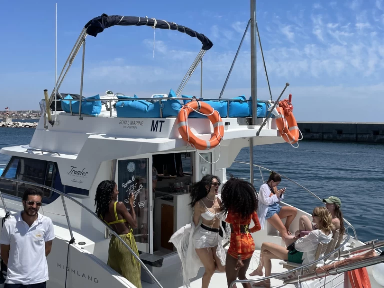 Hire a Fountaine Pajot Highland 35 Lisbon
