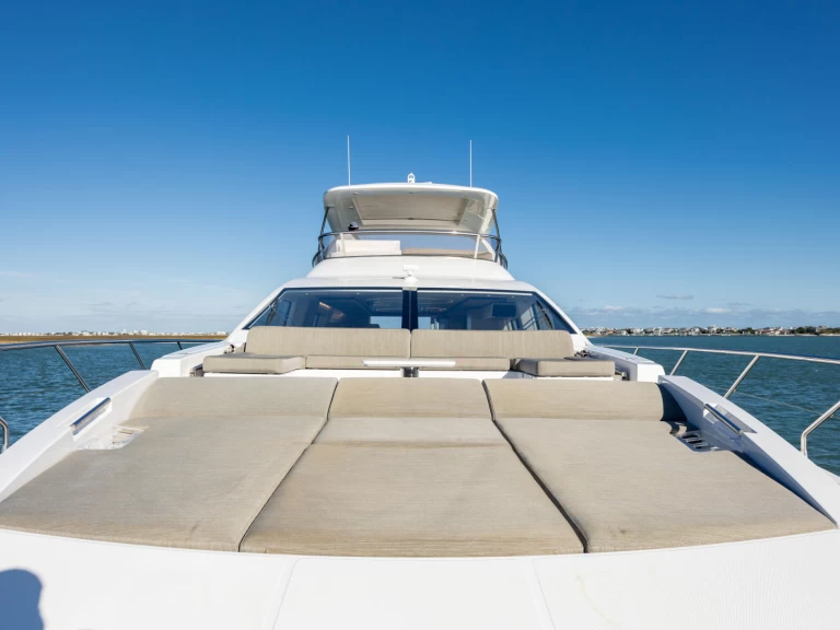 Luxury Yacht hire in Miami - Azimut 72 Flybridge