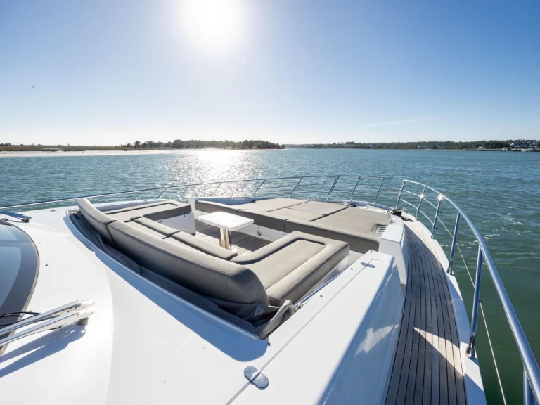 Charter a Azimut 72 Flybridge in Miami on Samboat