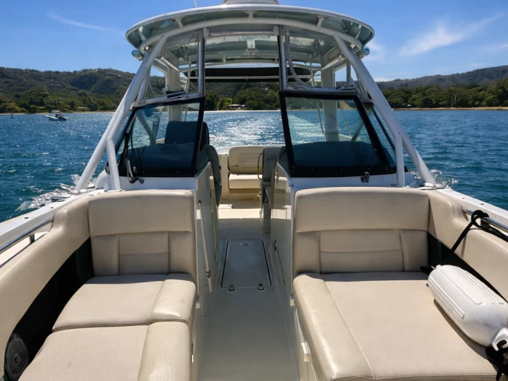 Motorboat hire in Coco Bay - Boston Whaler Boston 24 FT